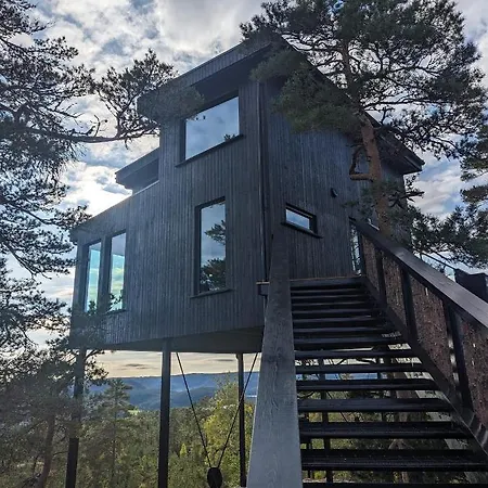 Pa Sorlandet, Med Utendors Jaquzzi. Villa